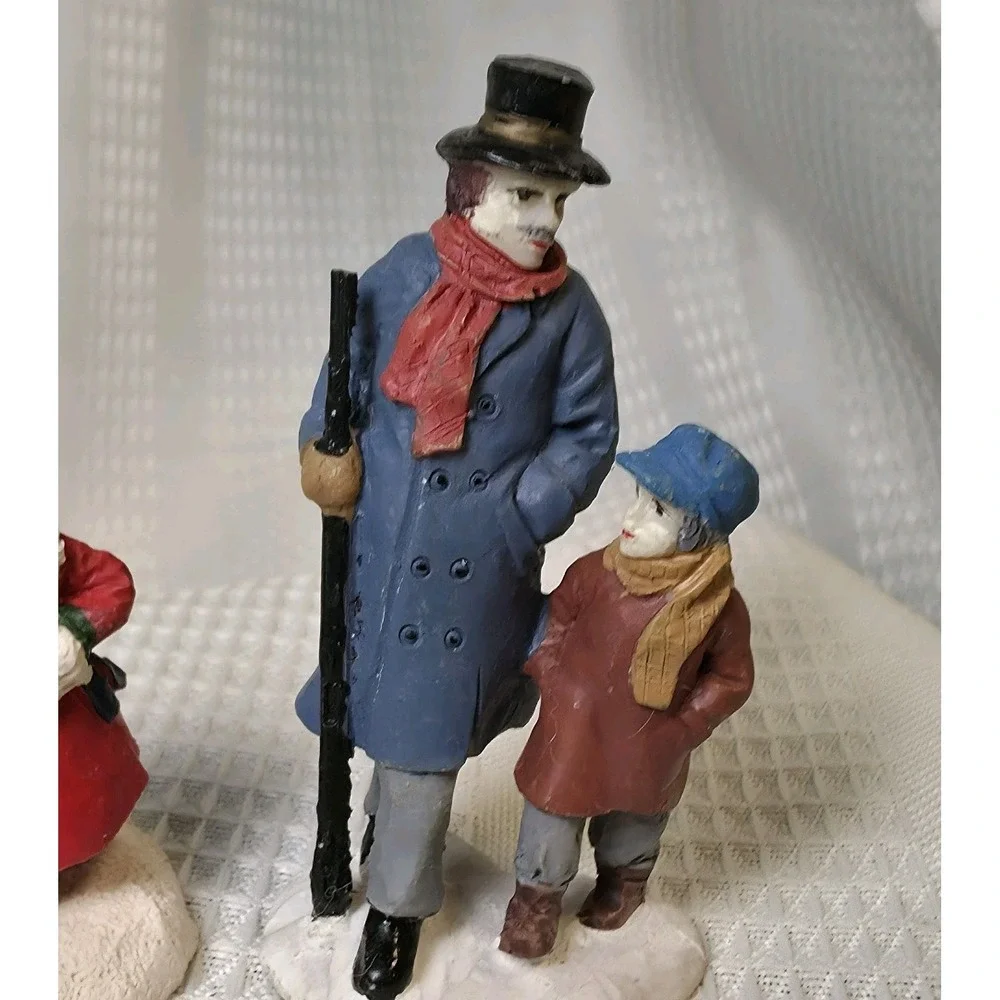 Christmas Village Grandpa & Children Ceramic Vintage Hand Painted‎ Figurines